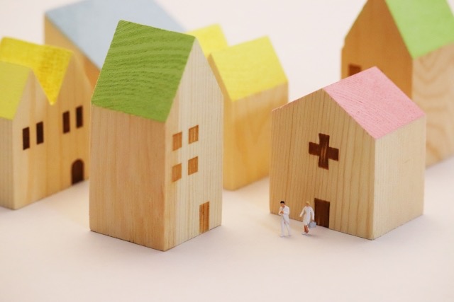 まとめ｜木の質感と設計力なら住友林業、コスパ重視ならアキュラホームがおすすめ