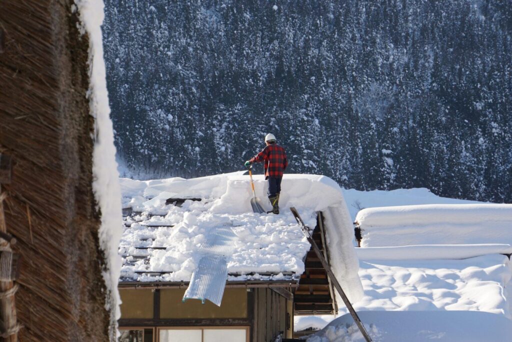 2：雪かきの苦労を最小限にする無落雪屋根